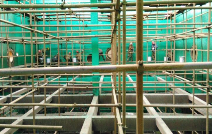 脫硫塔防腐玻璃鱗片施工現場 脫硫塔防腐玻璃鱗片施工現場